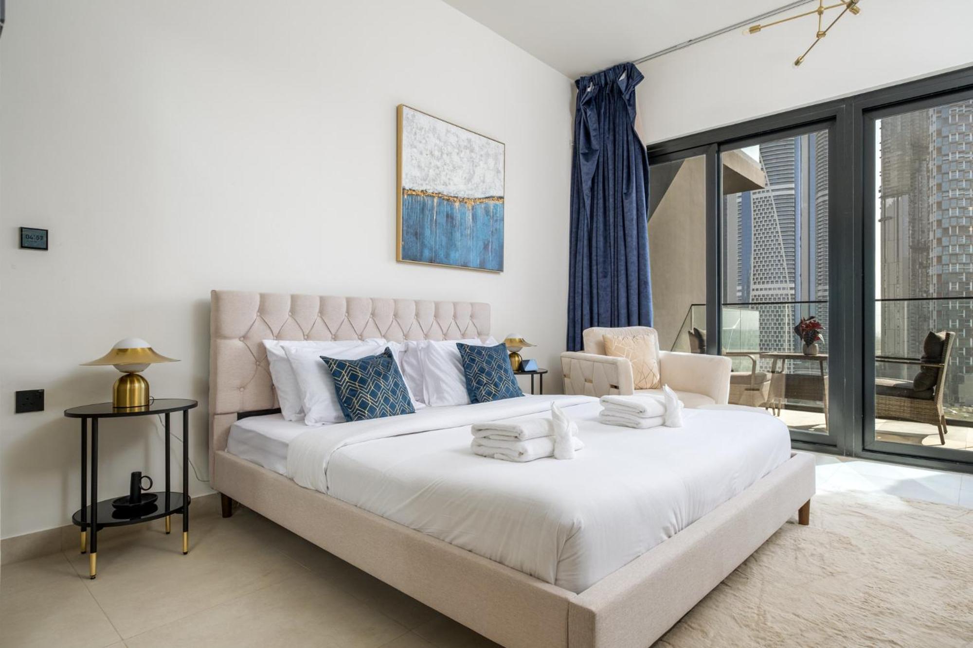 Business Bay Binghatti Canal With Terrace Apartment *